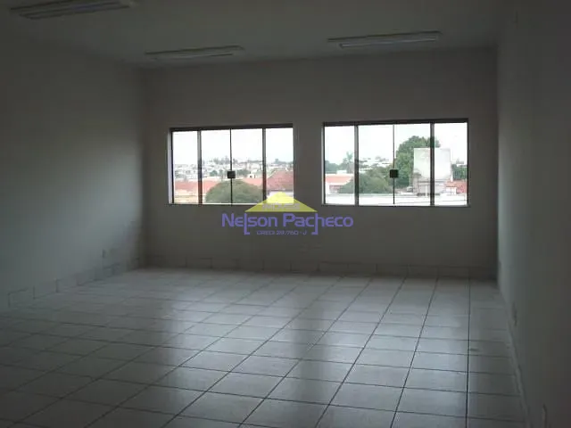 Sala com 1m², para alugar, no bairro Centro em Capivari