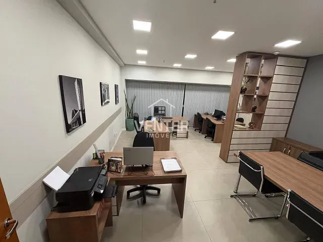 Sala à venda, no bairro Loteamento Residencial e Comercial Bosque Flamboyant em Taubaté