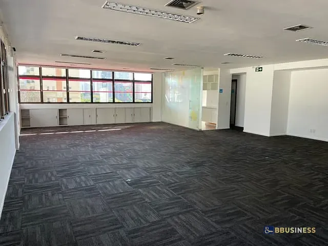 Sala com 244m², para alugar, no bairro Brooklin Paulista em São Paulo