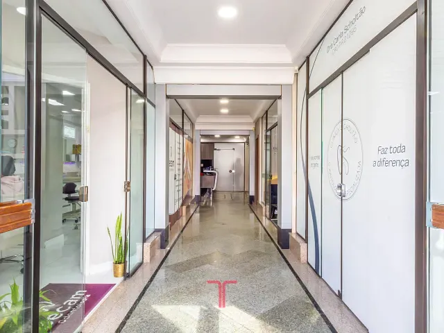 Sala com 60m², para alugar, no bairro Pinheirinho em Curitiba