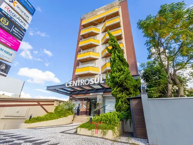 Sala com 60m², para alugar, no bairro Pinheirinho em Curitiba