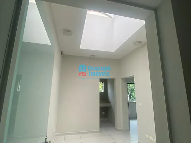 Sala para alugar, no bairro Centro em Guaxupé