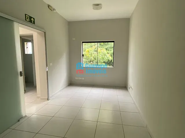 Sala para alugar, no bairro Centro em Guaxupé