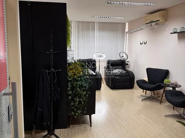 Sala com 52m² 1 quarto e 1 banheiro, à venda, no bairro Centro em Joinville