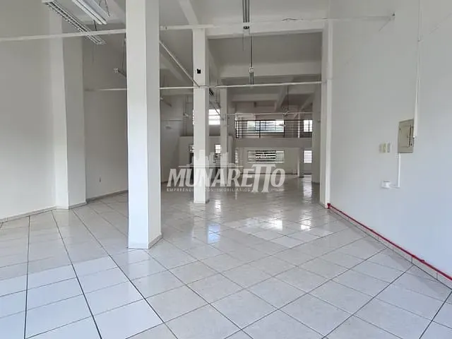 Sala com 180m², para alugar, no bairro Centro em Concórdia