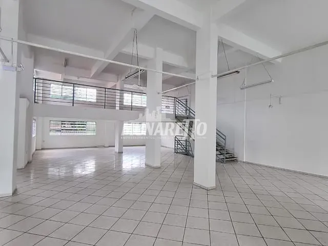 Sala com 180m², para alugar, no bairro Centro em Concórdia