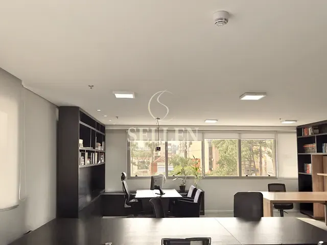 Sala com 127m², à venda, no bairro Menino Deus em Porto Alegre