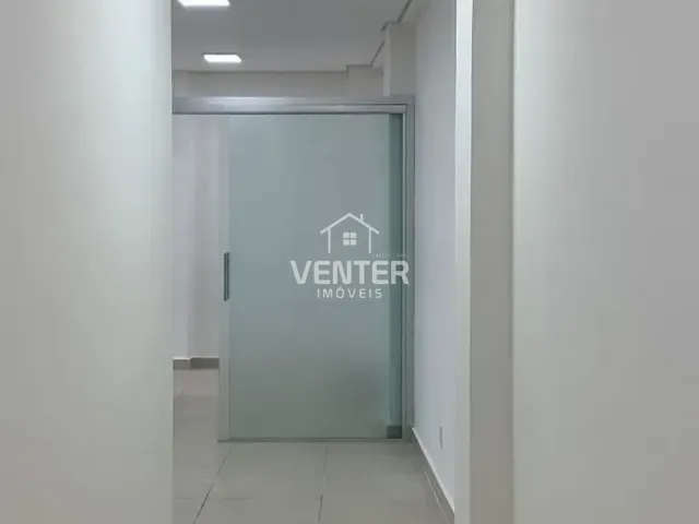 Sala à venda ou para alugar, no bairro Centro em Taubaté