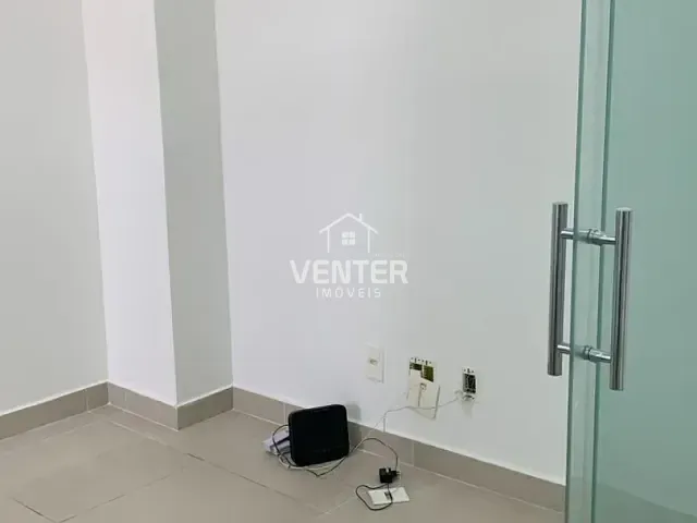 Sala à venda ou para alugar, no bairro Centro em Taubaté