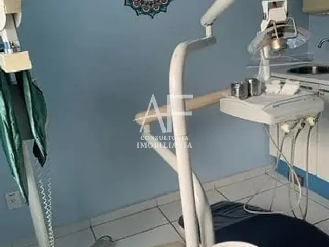 Sala com 70m², para alugar, no bairro Vila Jaboticabeira em Taubaté