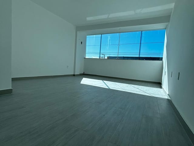 Sala com 32m², para alugar, no bairro Praia Campista em Macaé