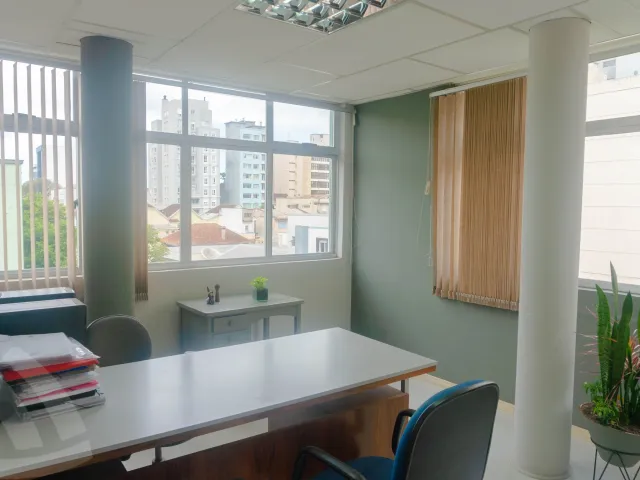 Sala à venda, no bairro Centro em Caxias do Sul