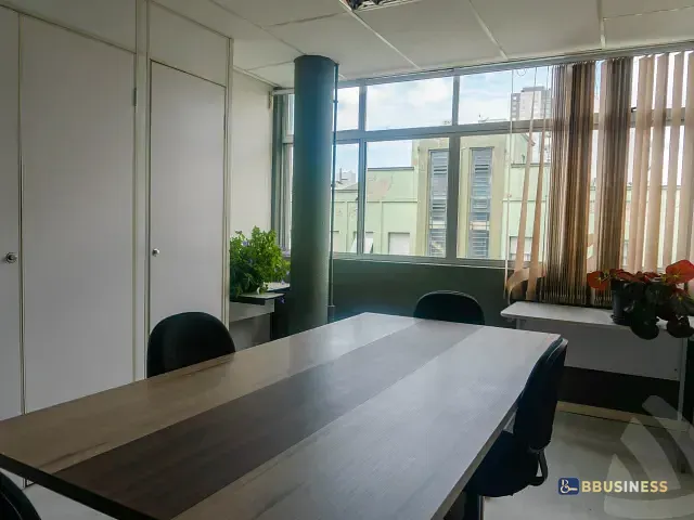 Sala à venda, no bairro Centro em Caxias do Sul