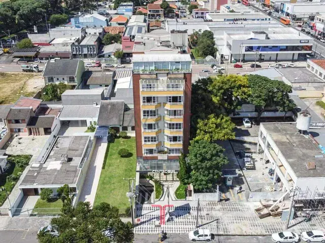 Sala com 60m², para alugar, no bairro Pinheirinho em Curitiba