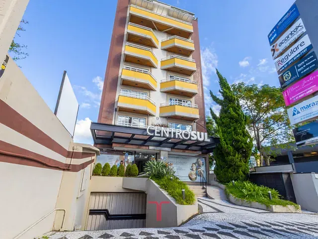 Sala com 60m², para alugar, no bairro Pinheirinho em Curitiba