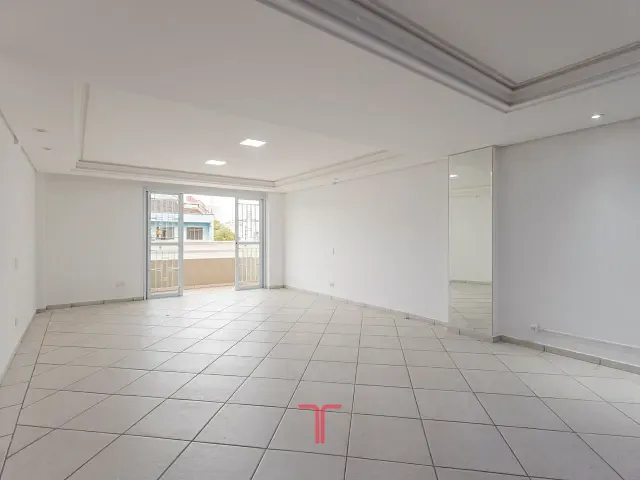 Sala com 60m², para alugar, no bairro Pinheirinho em Curitiba