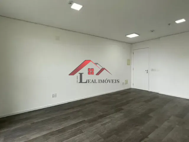 Sala com 32m², para alugar, no bairro Jardim em Santo André