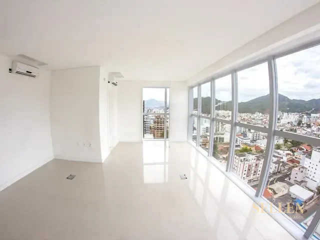 Sala para alugar, no bairro Centro em Balneário Camboriú