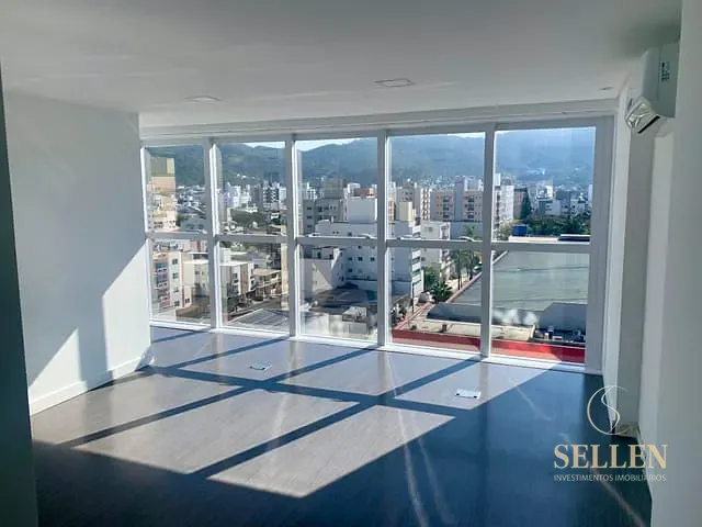 Sala para alugar, no bairro Centro em Balneário Camboriú