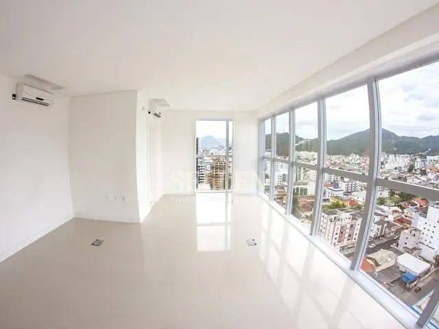Sala para alugar, no bairro Centro em Balneário Camboriú