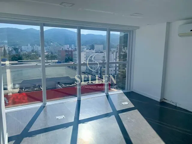 Sala para alugar, no bairro Centro em Balneário Camboriú