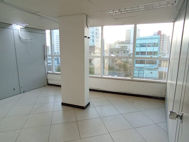 Sala para alugar, no bairro Sol e Mar em Macaé