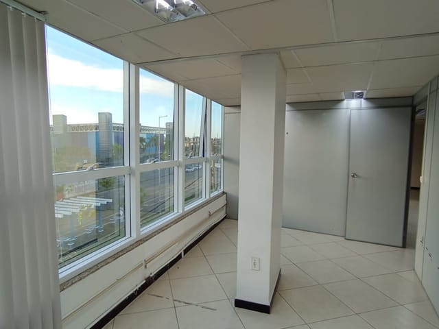 Sala para alugar, no bairro Sol e Mar em Macaé