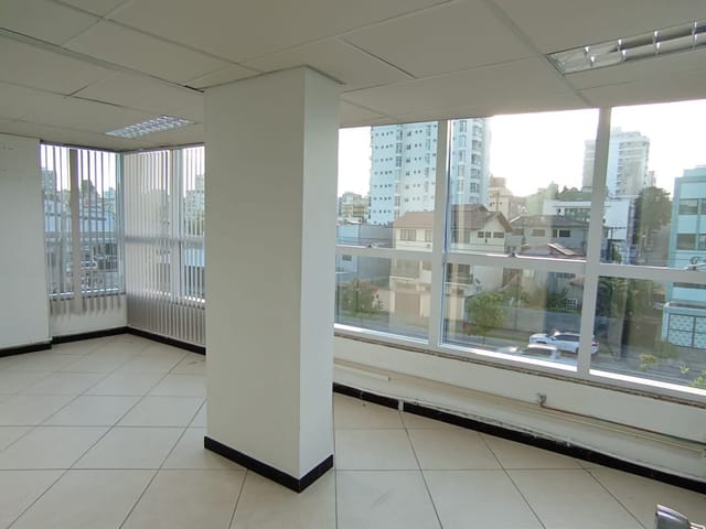 Sala para alugar, no bairro Sol e Mar em Macaé