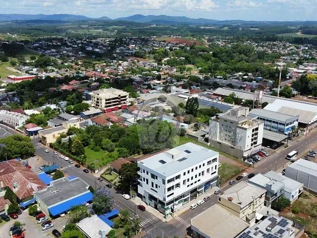 Sala com 154m², à venda, no bairro Canabarro em Teutônia