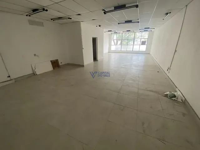 Sala à venda ou para alugar, no bairro Centro em São José dos Campos