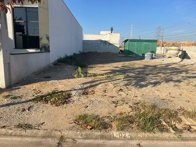 Sala com 175m², à venda, no bairro Residencial Maricá em Pindamonhangaba