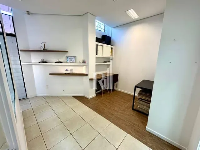 Sala para alugar, no bairro Centro em Tijucas