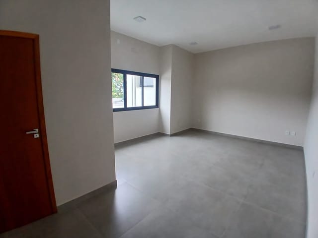 Sala com 35m², para alugar, no bairro Jardim Recanto do Bosque em São João da Boa Vista