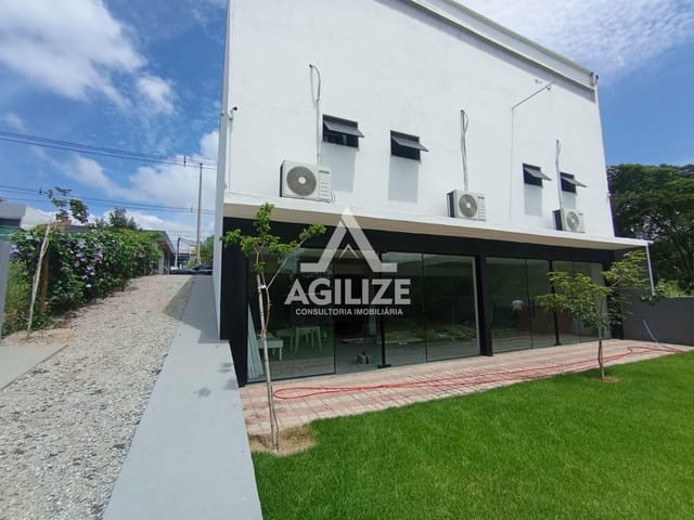 Loja para alugar, no bairro Lagoa em Macaé