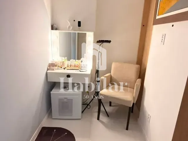 Sala à venda, no bairro Jardins em Aracaju