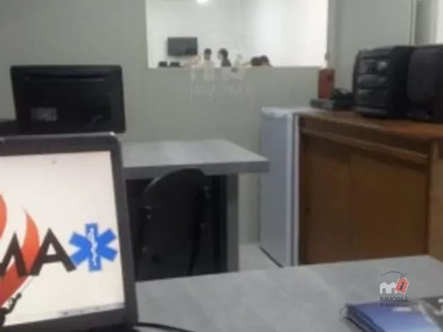 Sala com 30m², à venda, no bairro Alto da Serra em Petrópolis