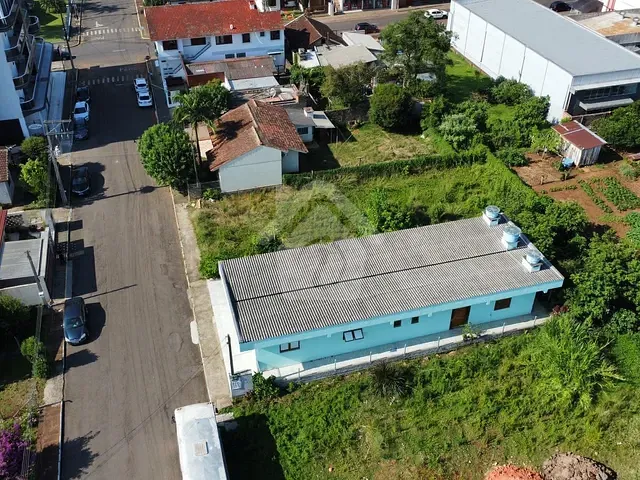 Sala com 180m² 2 quartos e 4 banheiros, à venda, no bairro Languiru em Teutônia