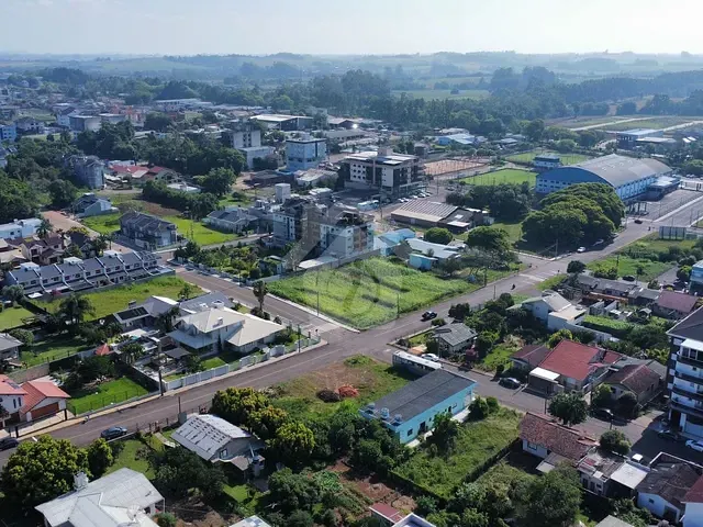 Sala com 180m² 2 quartos e 4 banheiros, à venda, no bairro Languiru em Teutônia