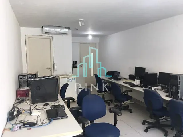 Sala à venda, no bairro Centro em Niterói