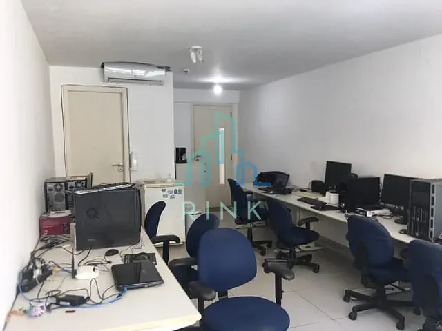 Sala à venda, no bairro Centro em Niterói