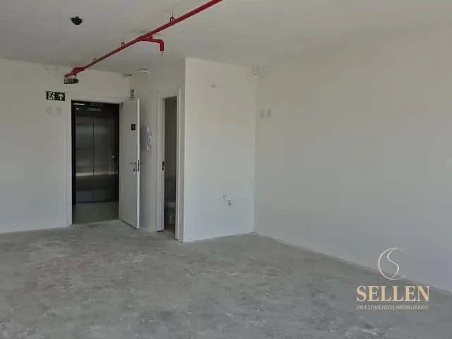 Sala com 81m², à venda, no bairro Menino Deus em Porto Alegre