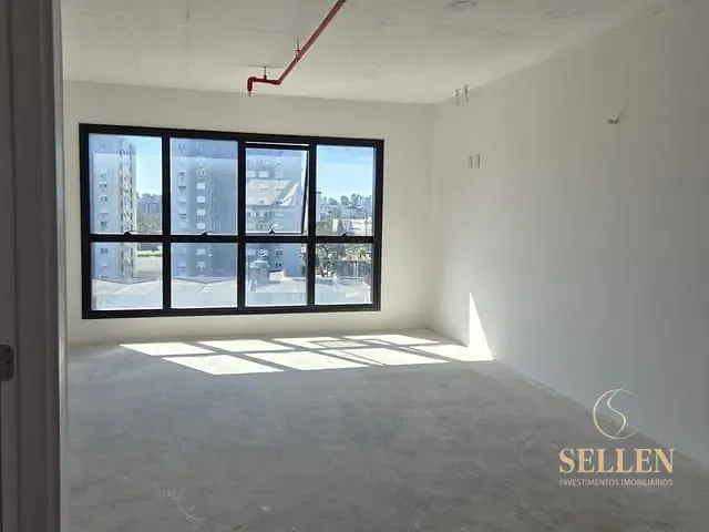 Sala com 81m², à venda, no bairro Menino Deus em Porto Alegre