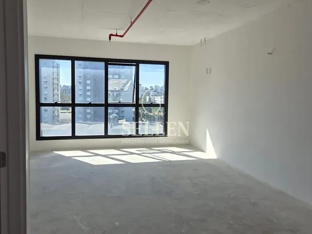 Sala com 81m², à venda, no bairro Menino Deus em Porto Alegre