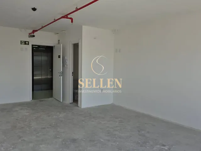 Sala com 81m², à venda, no bairro Menino Deus em Porto Alegre
