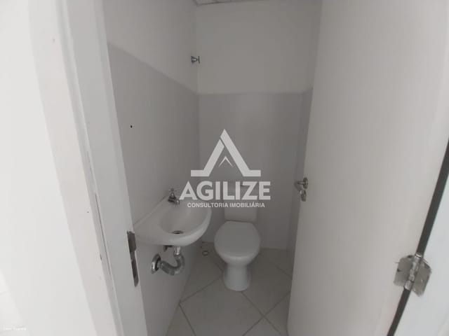 Sala à venda, no bairro Centro em Macaé