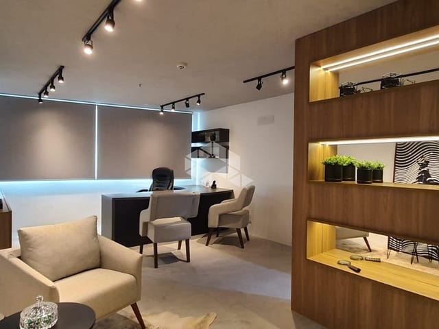 Sala à venda, no bairro Sanvitto em Caxias do Sul