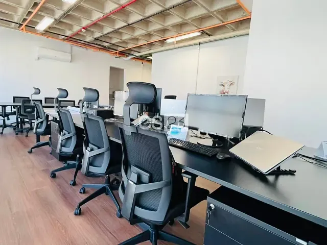 Sala à venda, no bairro Gleba Fazenda Palhano em Londrina