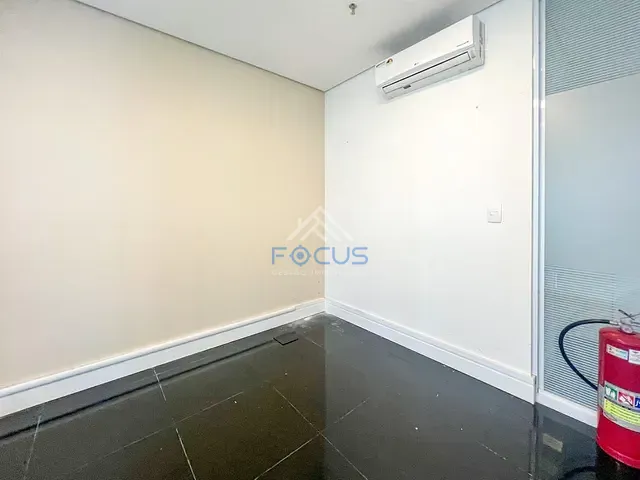 Sala com 95m², à venda, no bairro Anhangabaú em Jundiaí