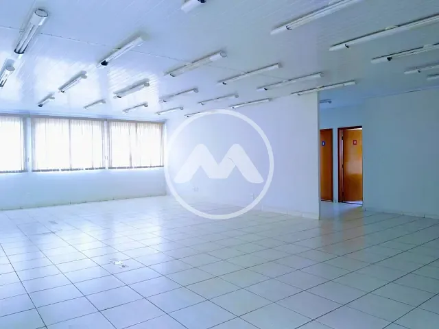Sala com 90m², para alugar, no bairro Zona de Armazém em Cianorte