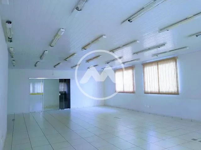 Sala com 90m², para alugar, no bairro Zona de Armazém em Cianorte